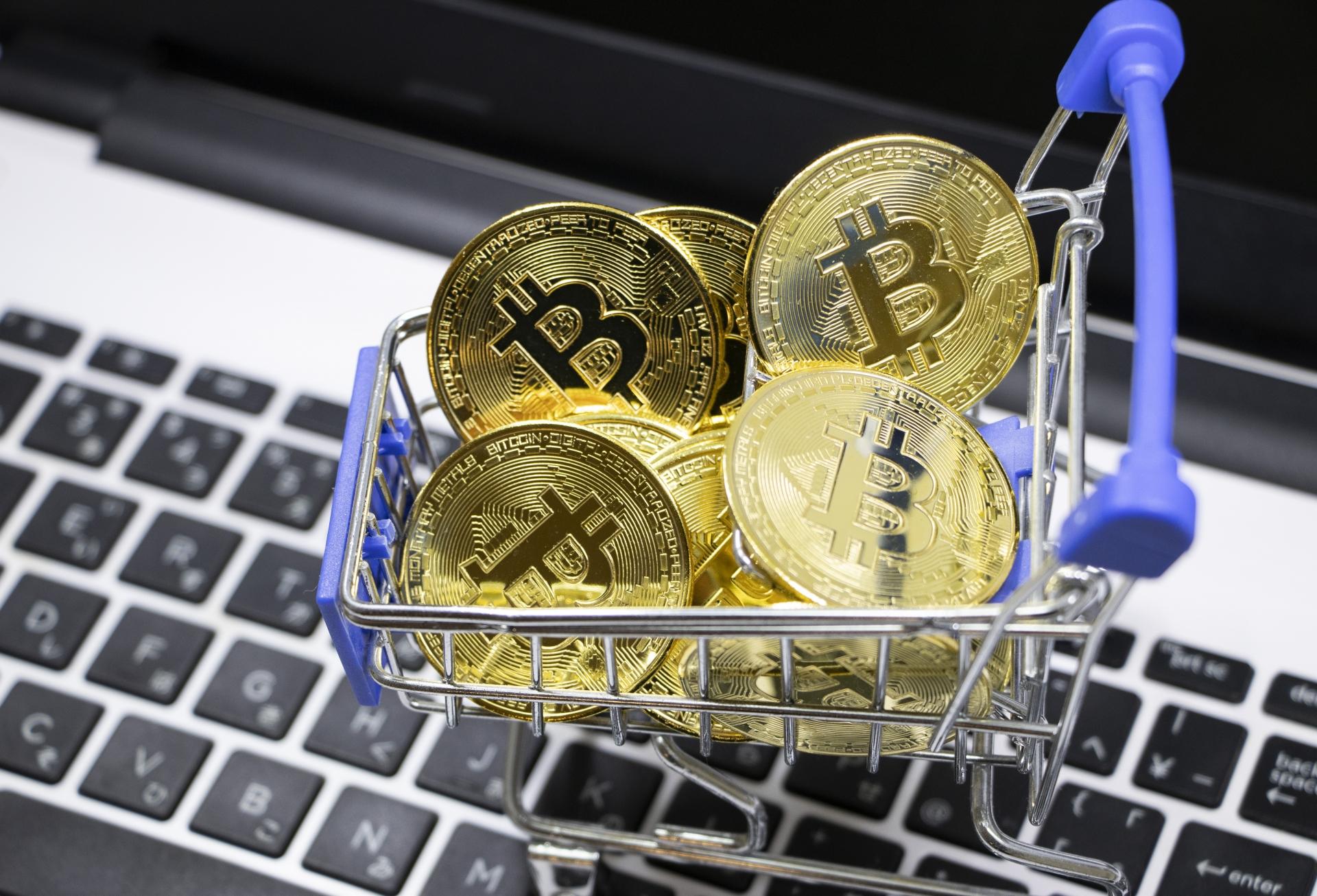 ショッピングカートに入ったビットコイン